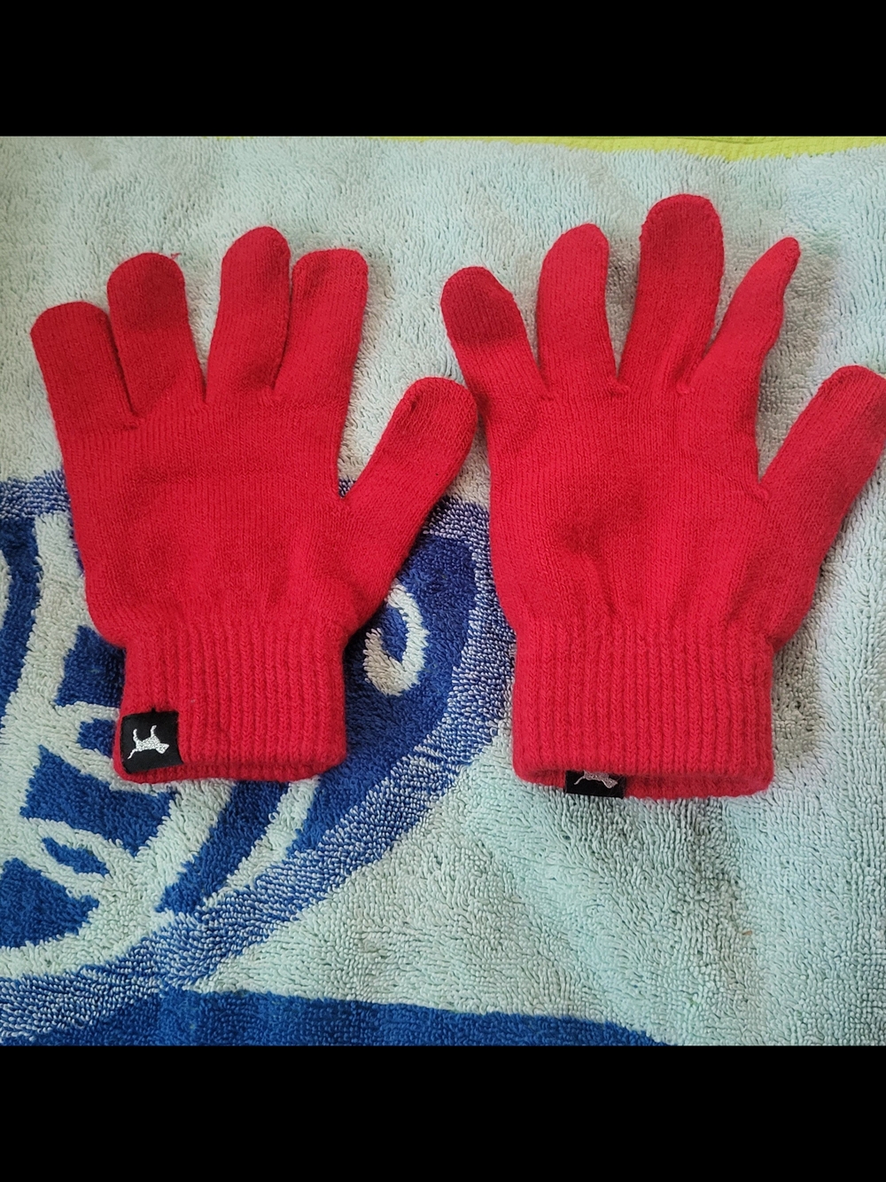 PINK Red Gloves